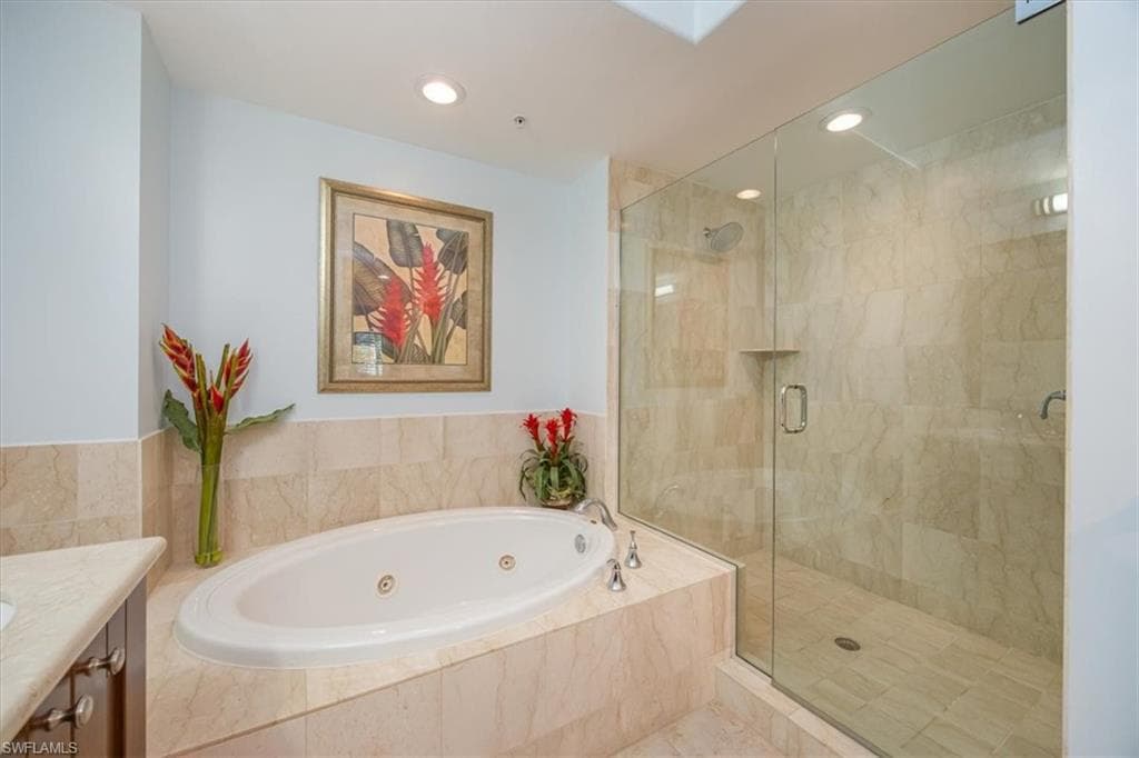 985 Sandpiper St I-206, Naples, FL 34102-21