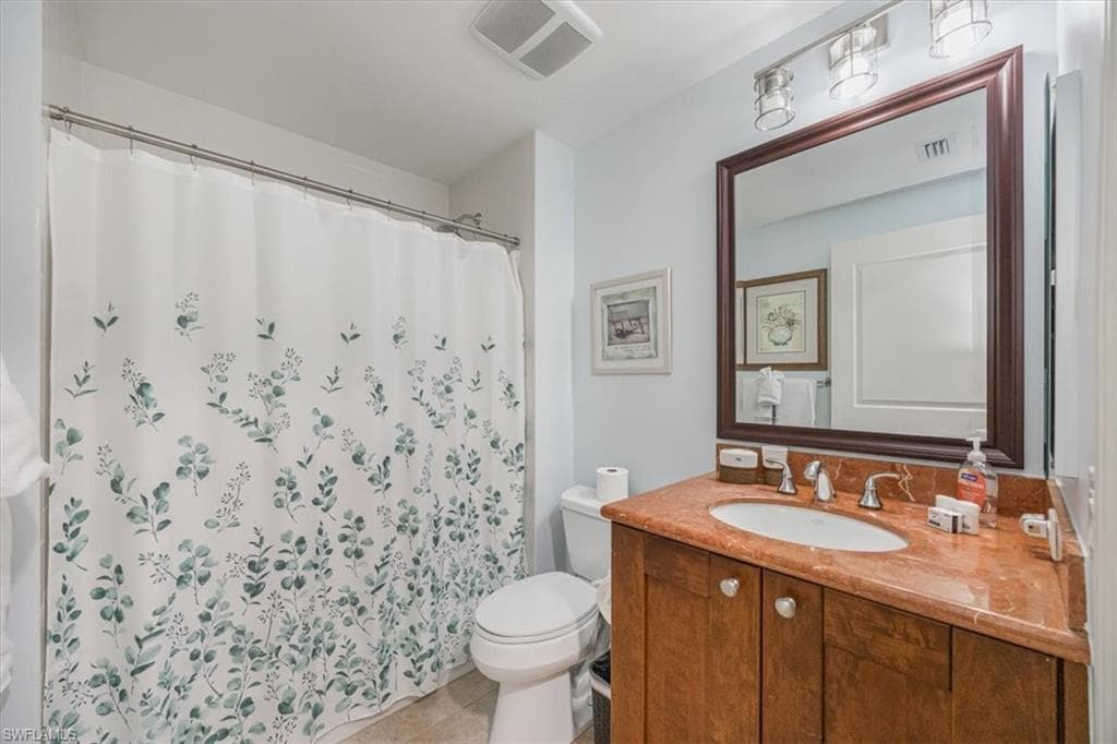 985 Sandpiper St I-206, Naples, FL 34102-23