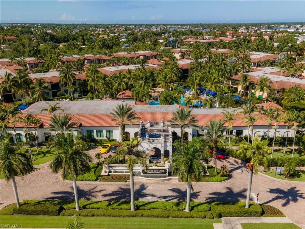 985 Sandpiper St I-206, Naples, FL 34102-28