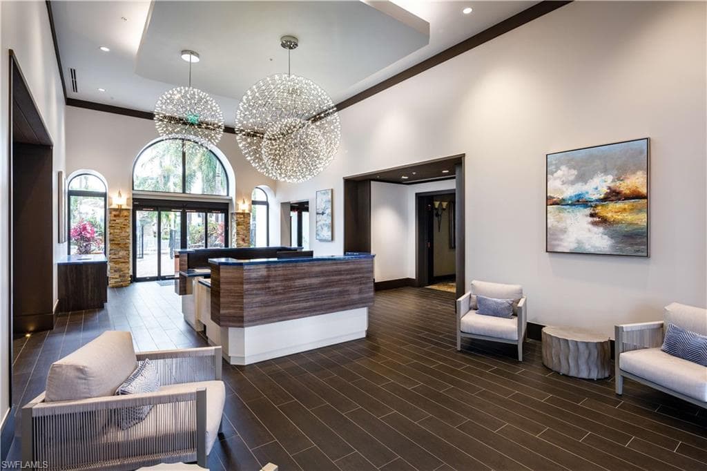 985 Sandpiper St I-206, Naples, FL 34102-29