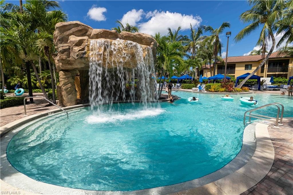 985 Sandpiper St I-206, Naples, FL 34102-30