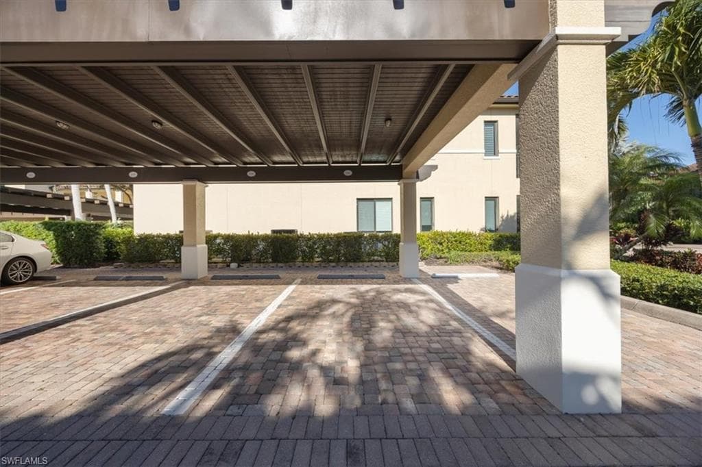 985 Sandpiper St I-206, Naples, FL 34102-36