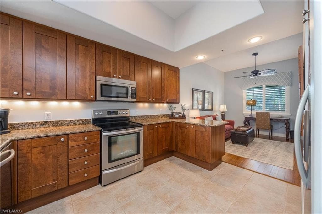 985 Sandpiper St I-206, Naples, FL 34102-6