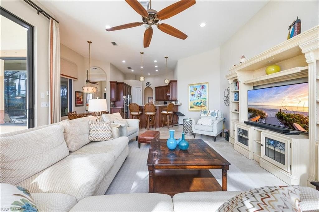 6504 Costa Cir, Naples, FL 34113-10