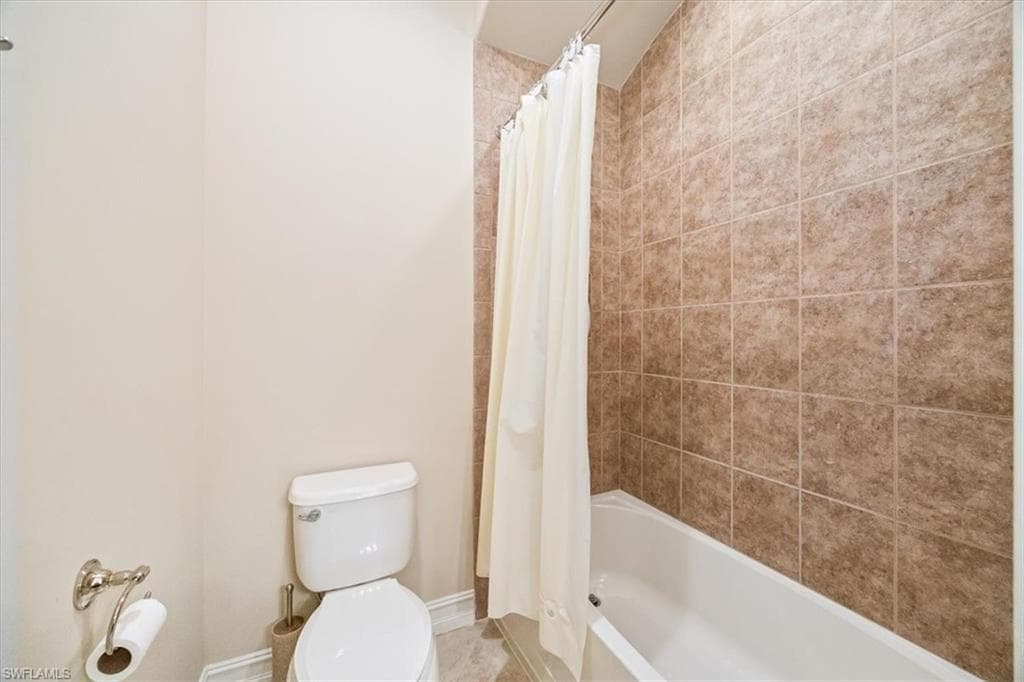 6504 Costa Cir, Naples, FL 34113-16