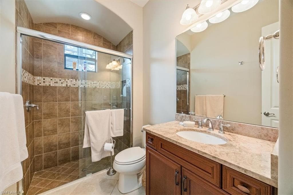 6504 Costa Cir, Naples, FL 34113-18