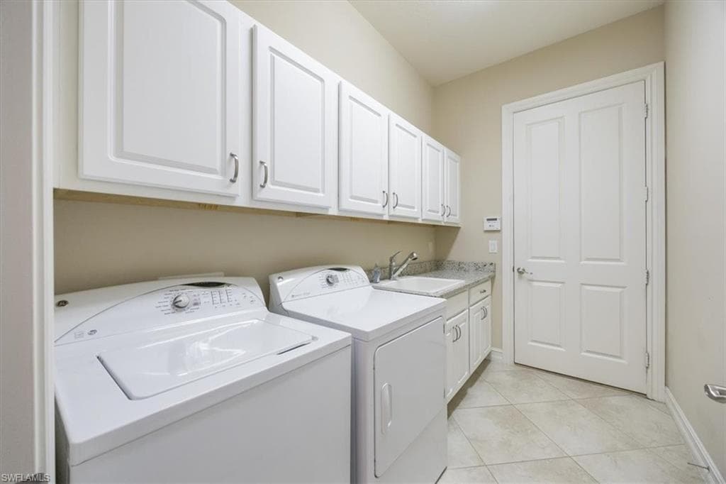 6504 Costa Cir, Naples, FL 34113-22