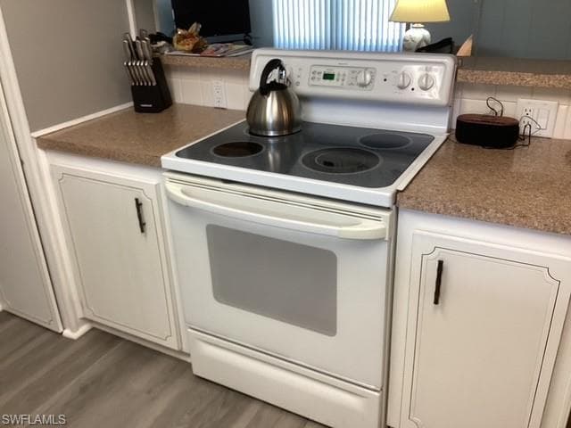 10 Le Mans Dr, Naples, FL 34112-16