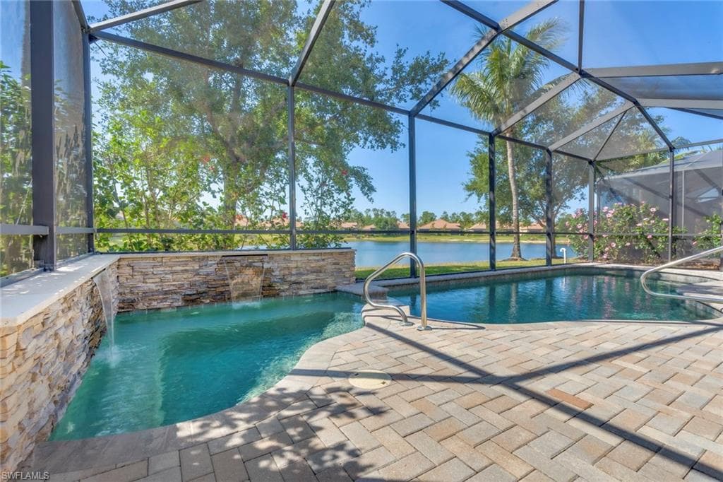 9276 Isla Bella Cir, Bonita Springs, FL 34135-9