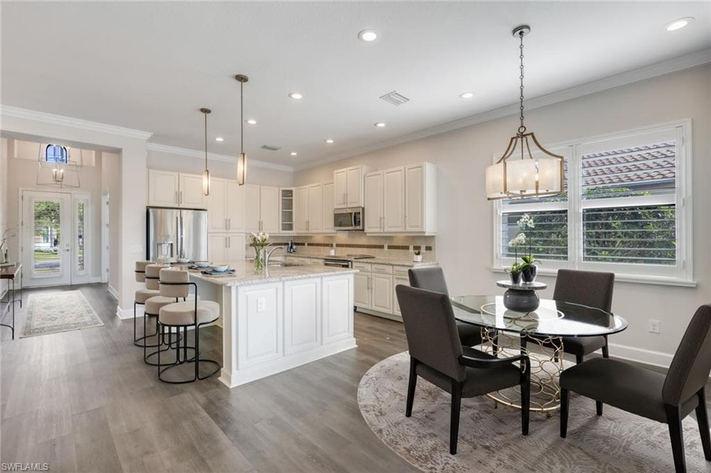 9276 Isla Bella Cir, Bonita Springs, FL 34135-11
