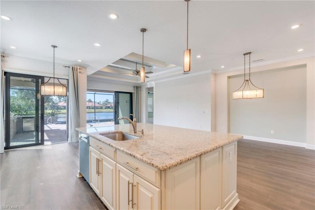 9276 Isla Bella Cir, Bonita Springs, FL 34135-16