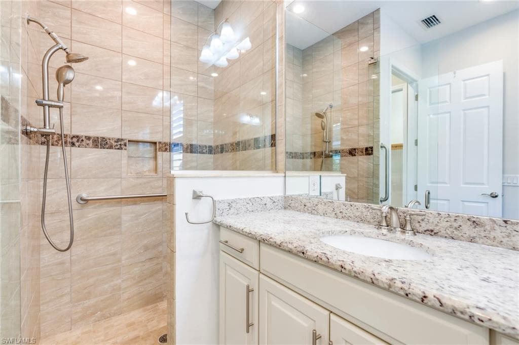 9276 Isla Bella Cir, Bonita Springs, FL 34135-25
