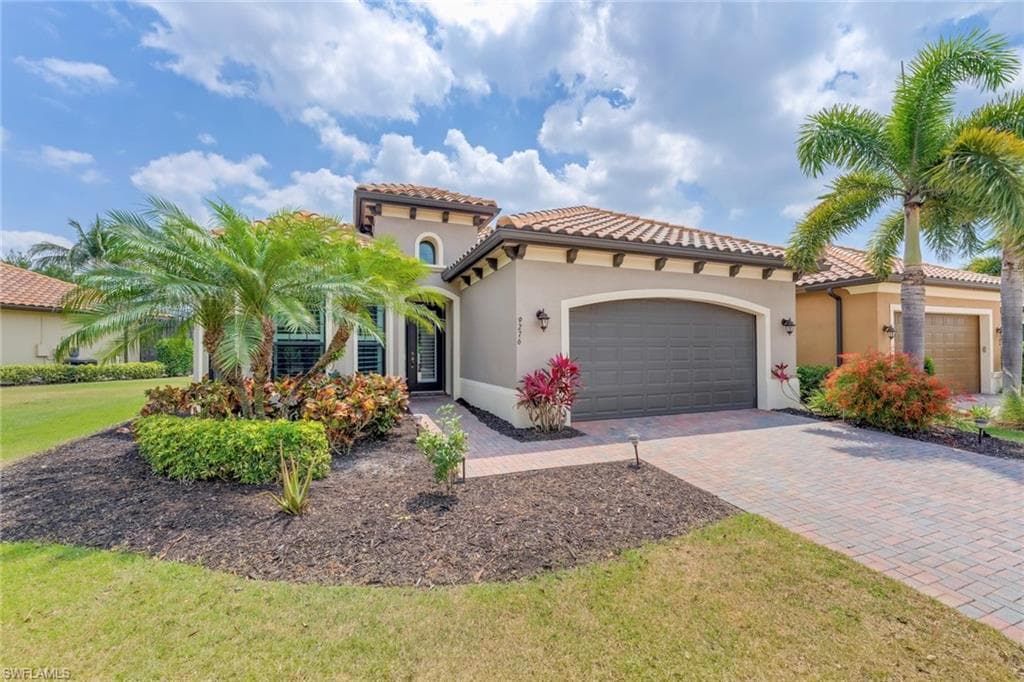 9276 Isla Bella Cir, Bonita Springs, FL 34135-2