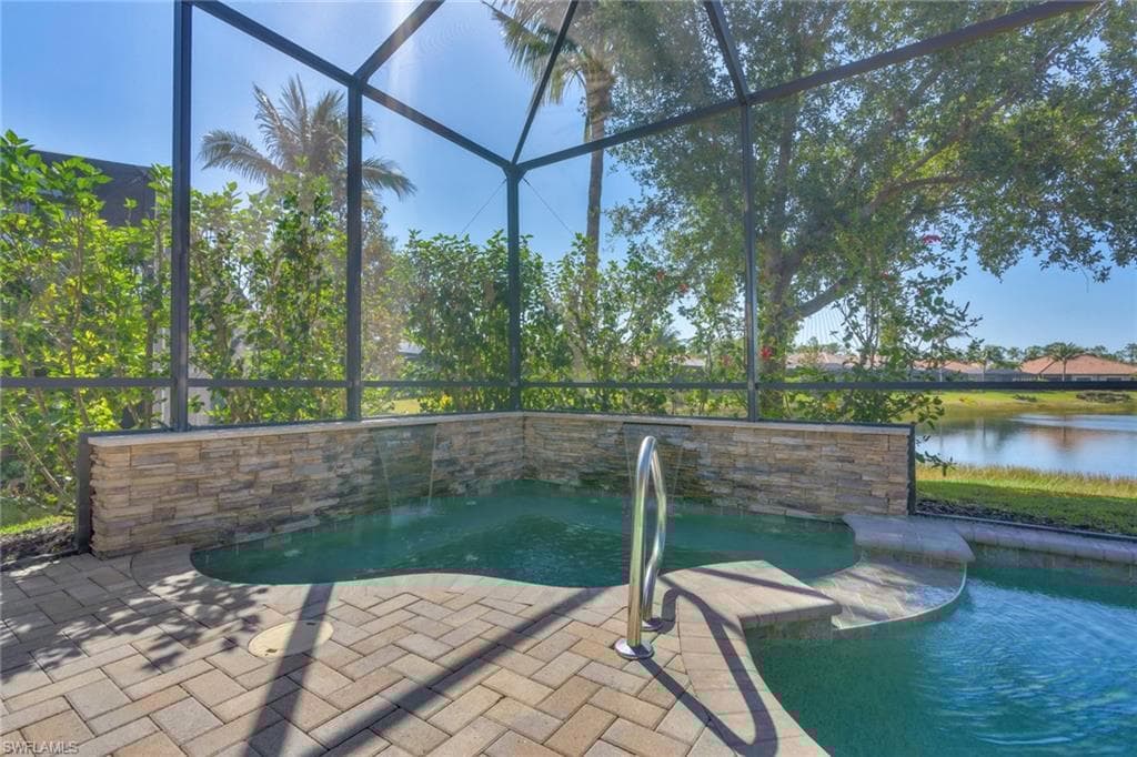 9276 Isla Bella Cir, Bonita Springs, FL 34135-39