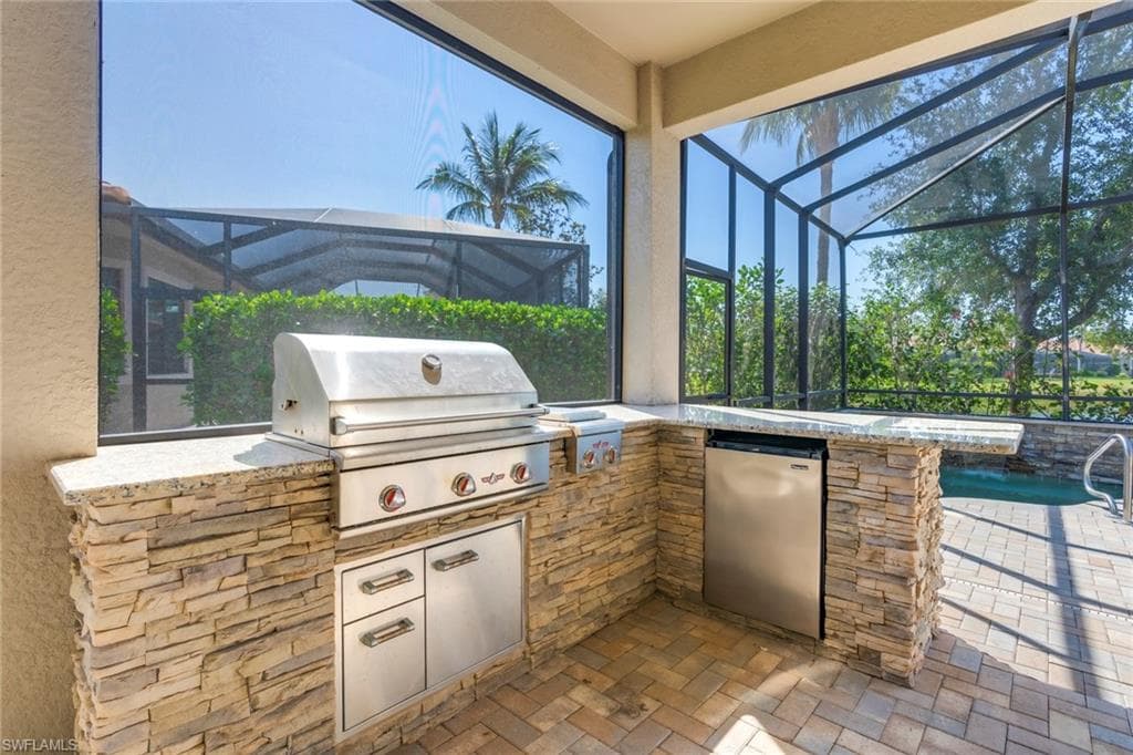 9276 Isla Bella Cir, Bonita Springs, FL 34135-7