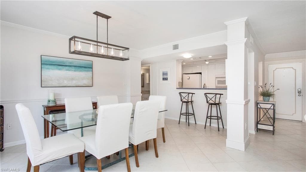 555 Park Shore Dr B411, Naples, FL 34103-11