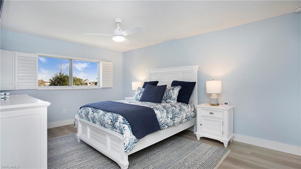 555 Park Shore Dr B411, Naples, FL 34103-16