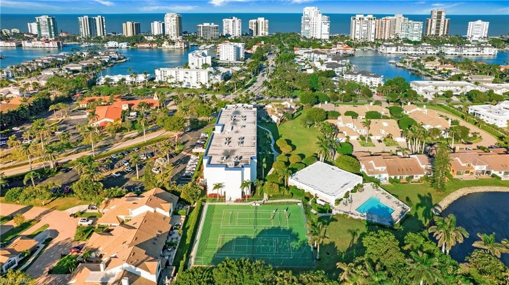 555 Park Shore Dr B411, Naples, FL 34103-25