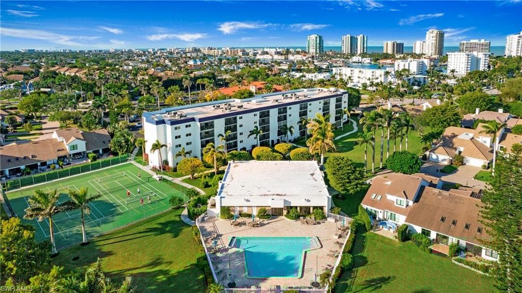 555 Park Shore Dr B411, Naples, FL 34103-28
