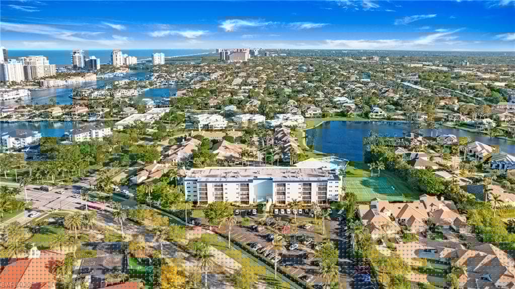 555 Park Shore Dr B411, Naples, FL 34103-2