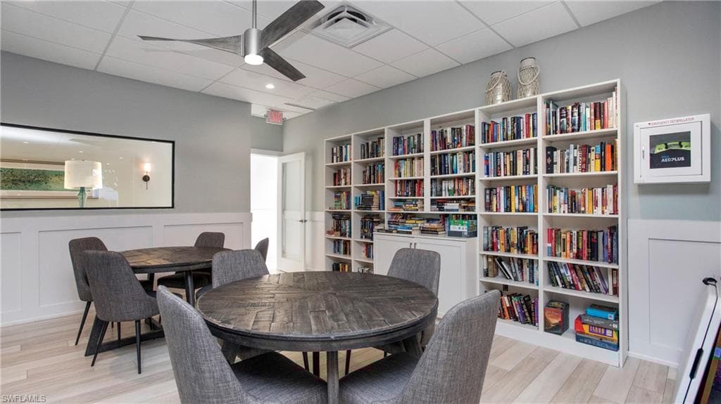 555 Park Shore Dr B411, Naples, FL 34103-35
