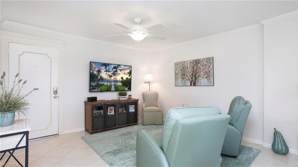 555 Park Shore Dr B411, Naples, FL 34103-5