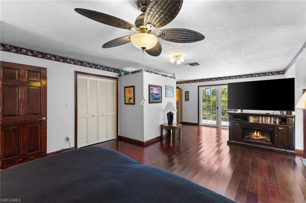 4925 Boxwood Way, Naples, FL 34116-15