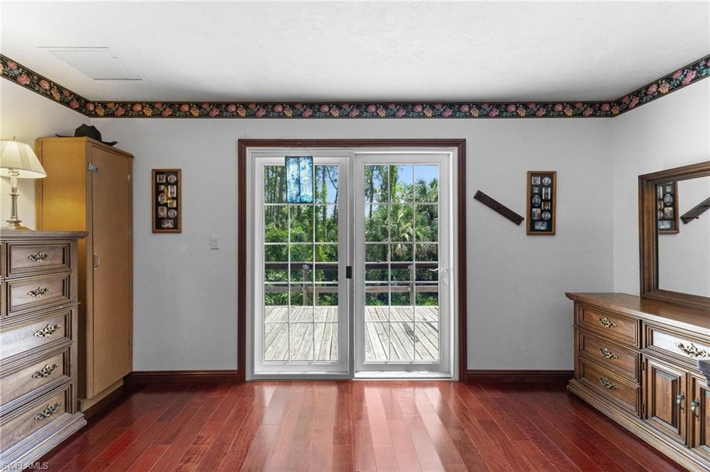 4925 Boxwood Way, Naples, FL 34116-16