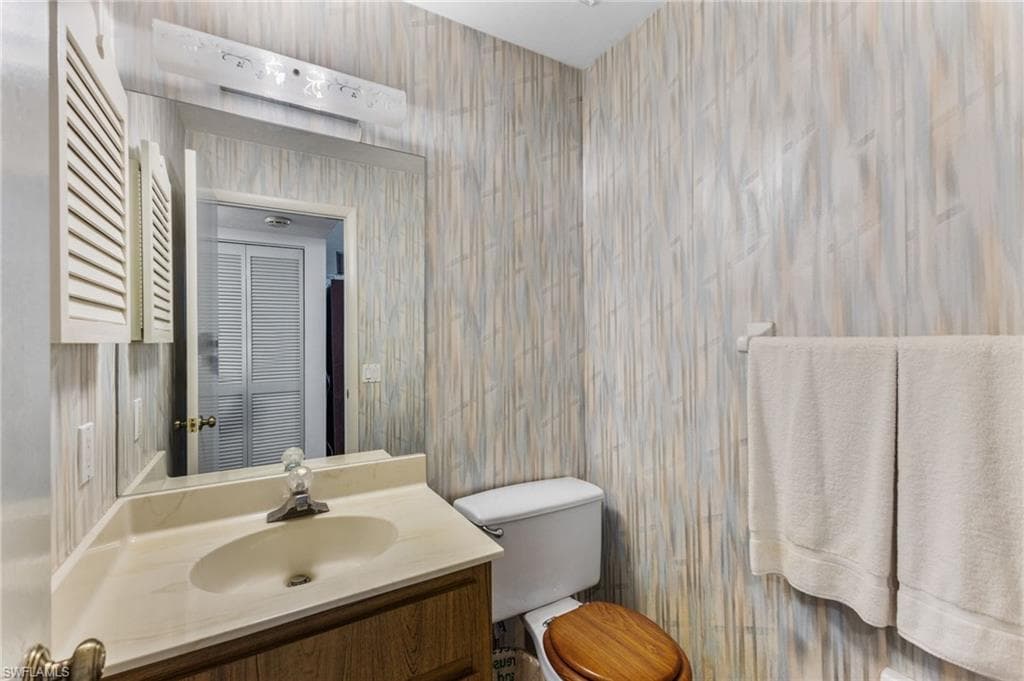 4925 Boxwood Way, Naples, FL 34116-23