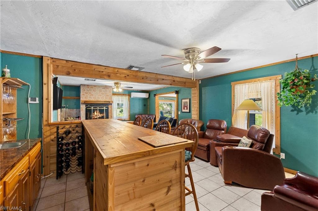 4925 Boxwood Way, Naples, FL 34116-25