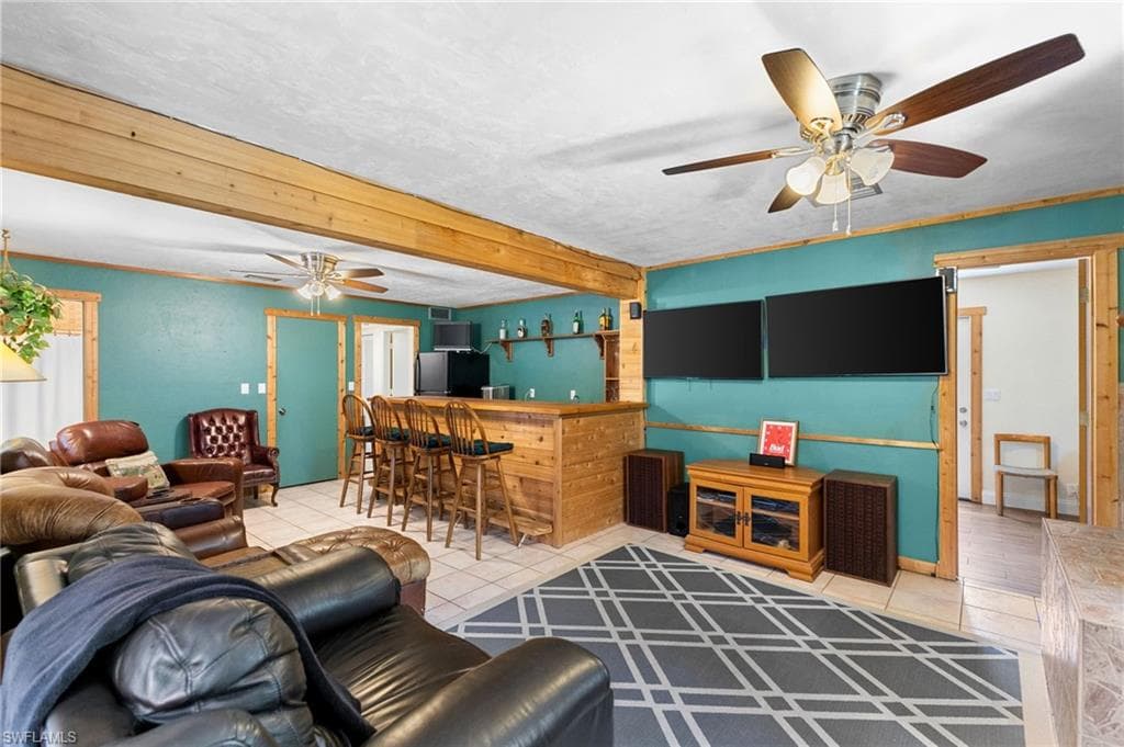 4925 Boxwood Way, Naples, FL 34116-26
