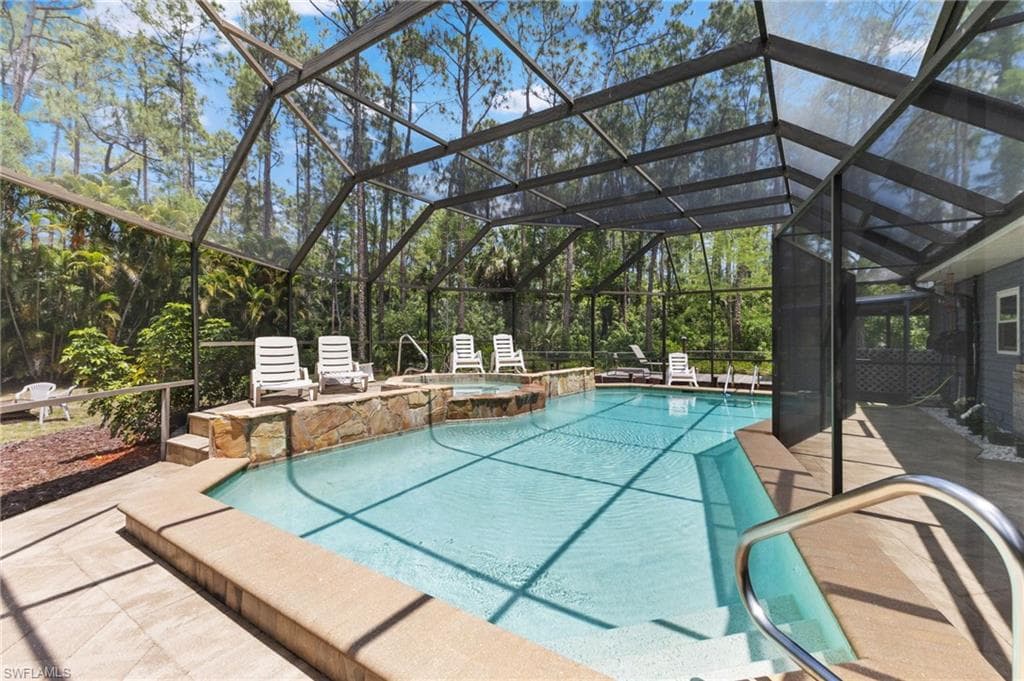4925 Boxwood Way, Naples, FL 34116-32
