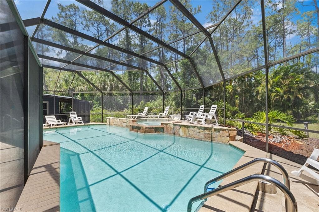4925 Boxwood Way, Naples, FL 34116-33