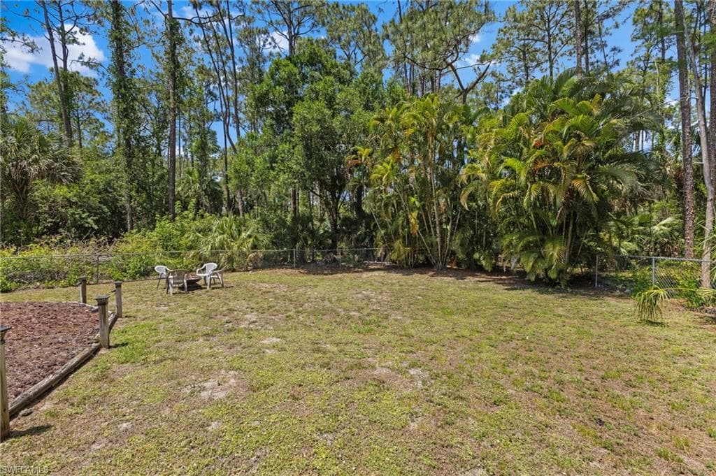 4925 Boxwood Way, Naples, FL 34116-37