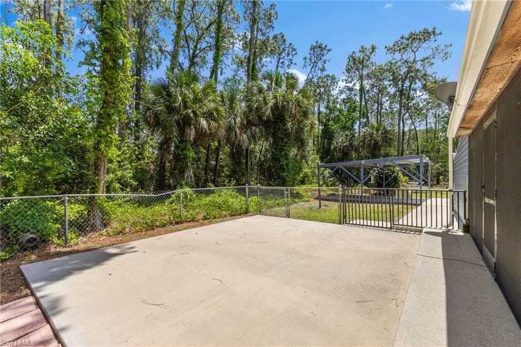 4925 Boxwood Way, Naples, FL 34116-39