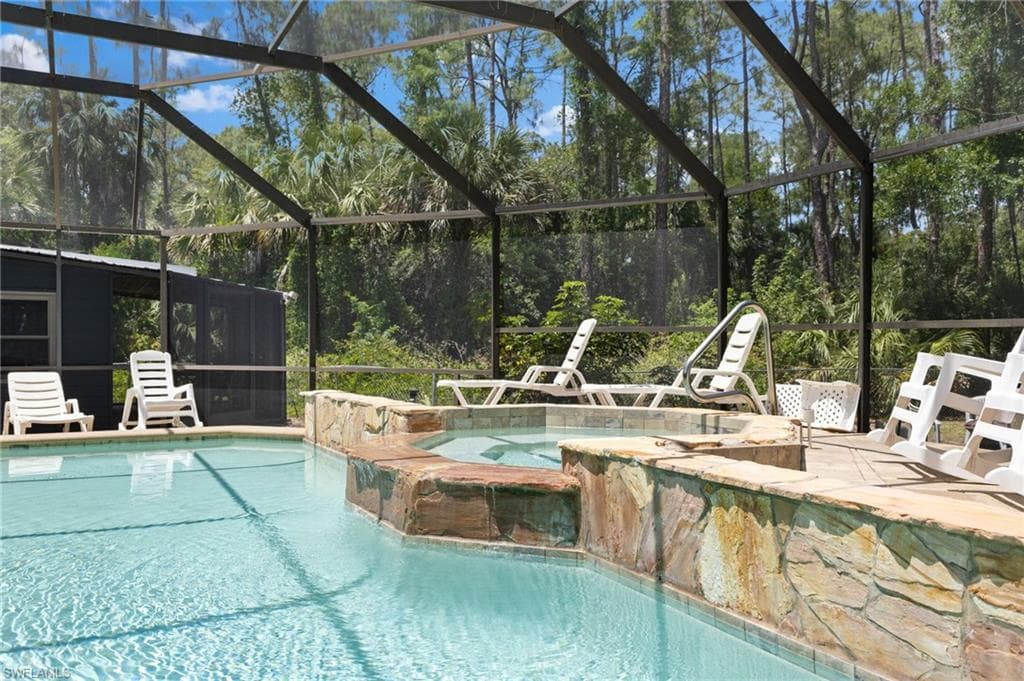 4925 Boxwood Way, Naples, FL 34116-4