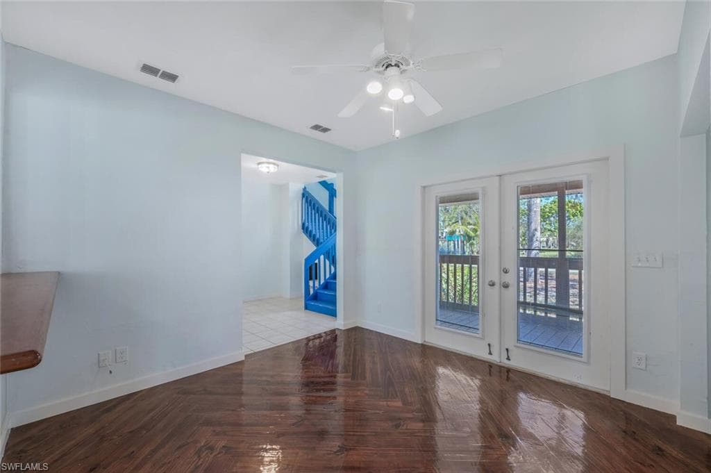 202 Allen Ave, Everglades City, FL 34139-15