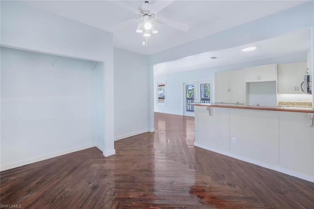 202 Allen Ave, Everglades City, FL 34139-16