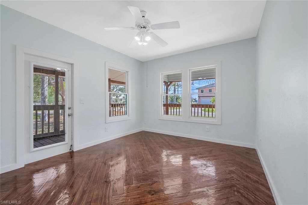 202 Allen Ave, Everglades City, FL 34139-17