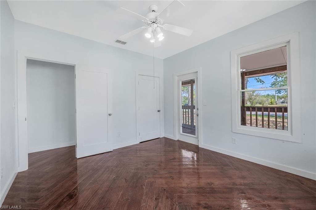 202 Allen Ave, Everglades City, FL 34139-18