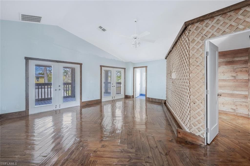 202 Allen Ave, Everglades City, FL 34139-23