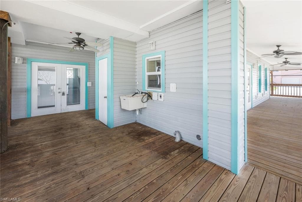 202 Allen Ave, Everglades City, FL 34139-29