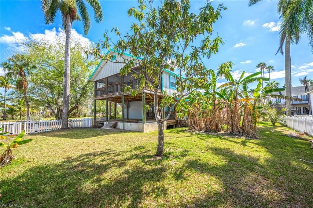 202 Allen Ave, Everglades City, FL 34139-36