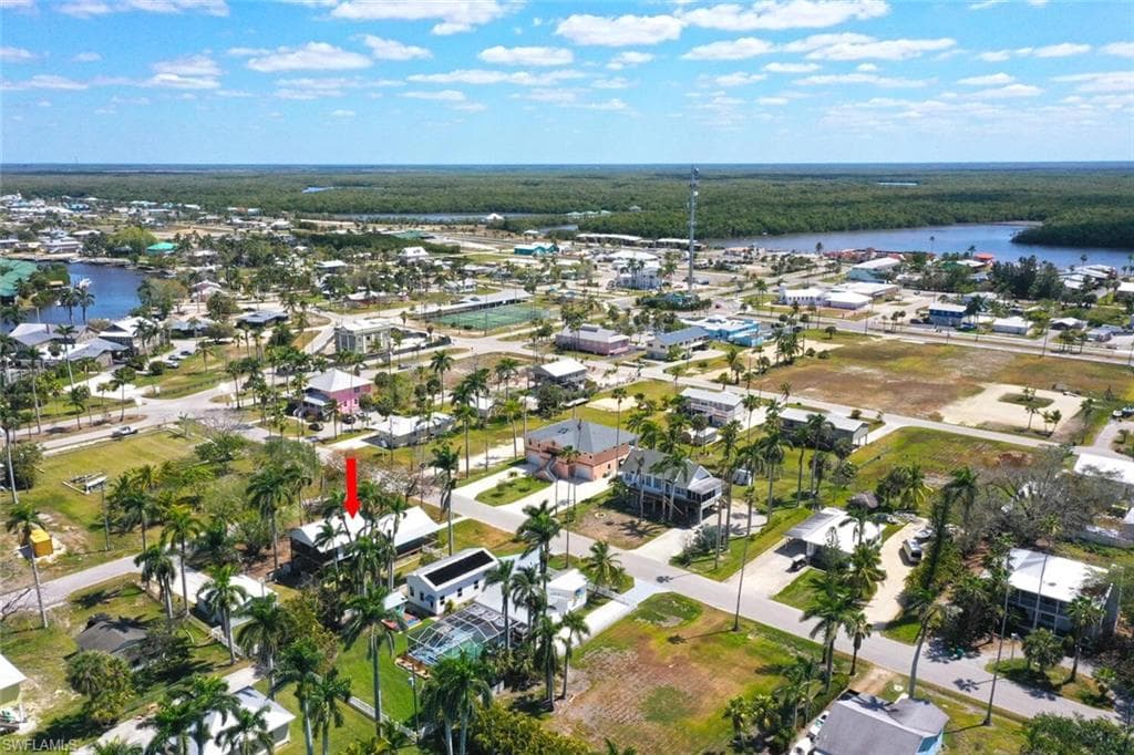 202 Allen Ave, Everglades City, FL 34139-6