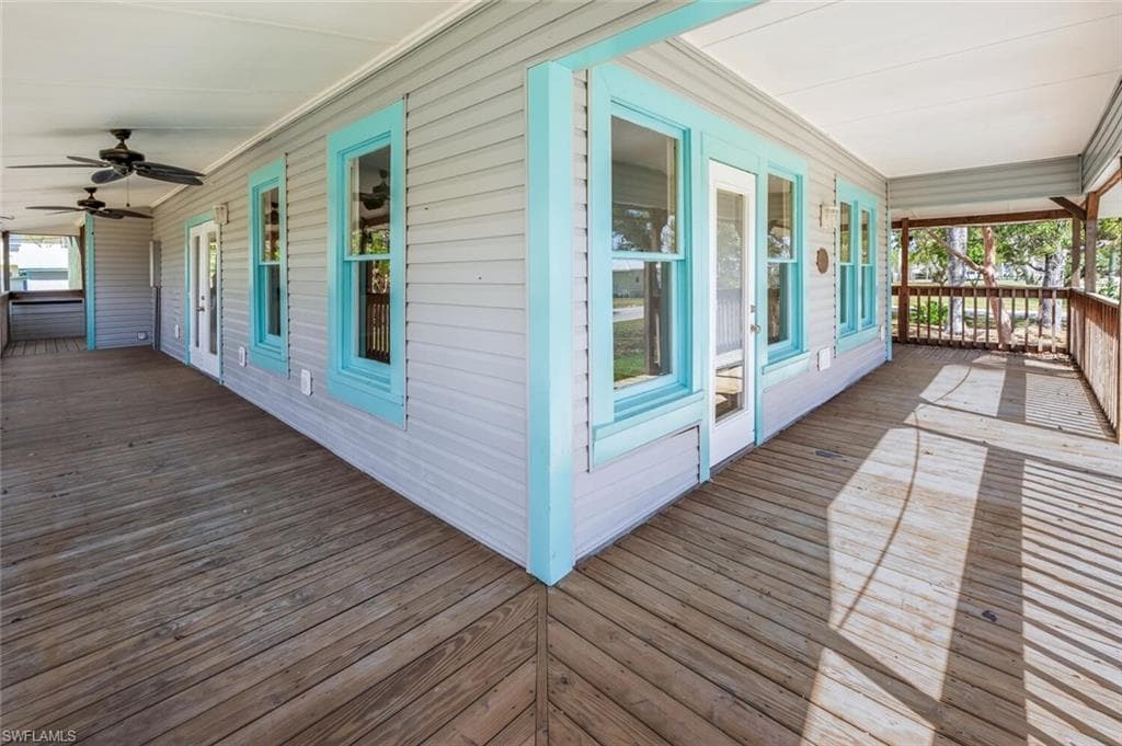 202 Allen Ave, Everglades City, FL 34139-7