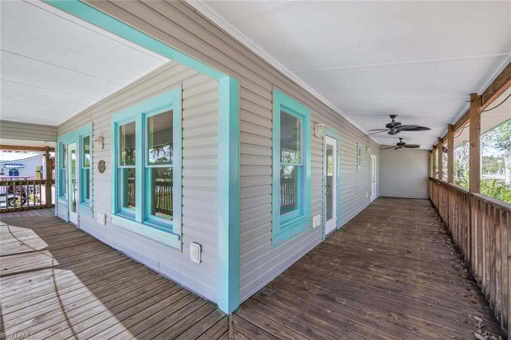 202 Allen Ave, Everglades City, FL 34139-8