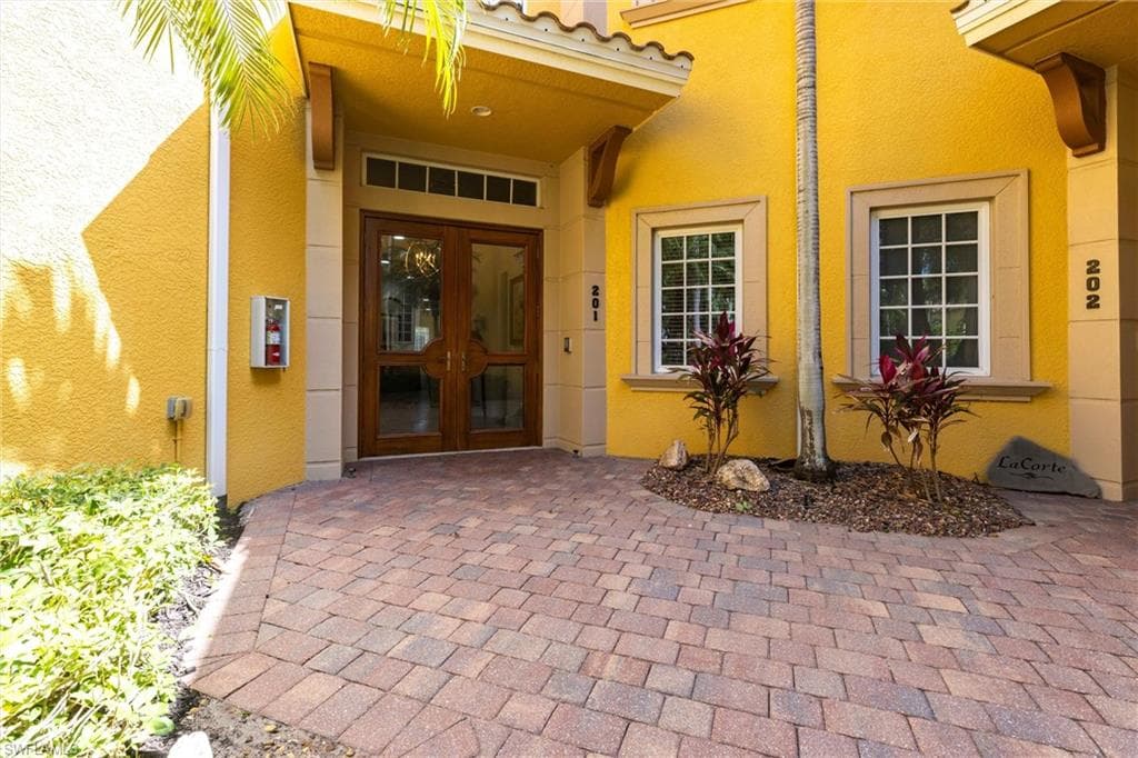 10740 Mirasol Dr 201, Miromar Lakes, FL 33913-1