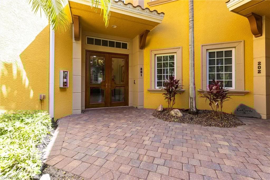 10740 Mirasol Dr 201, Miromar Lakes, FL 33913-2