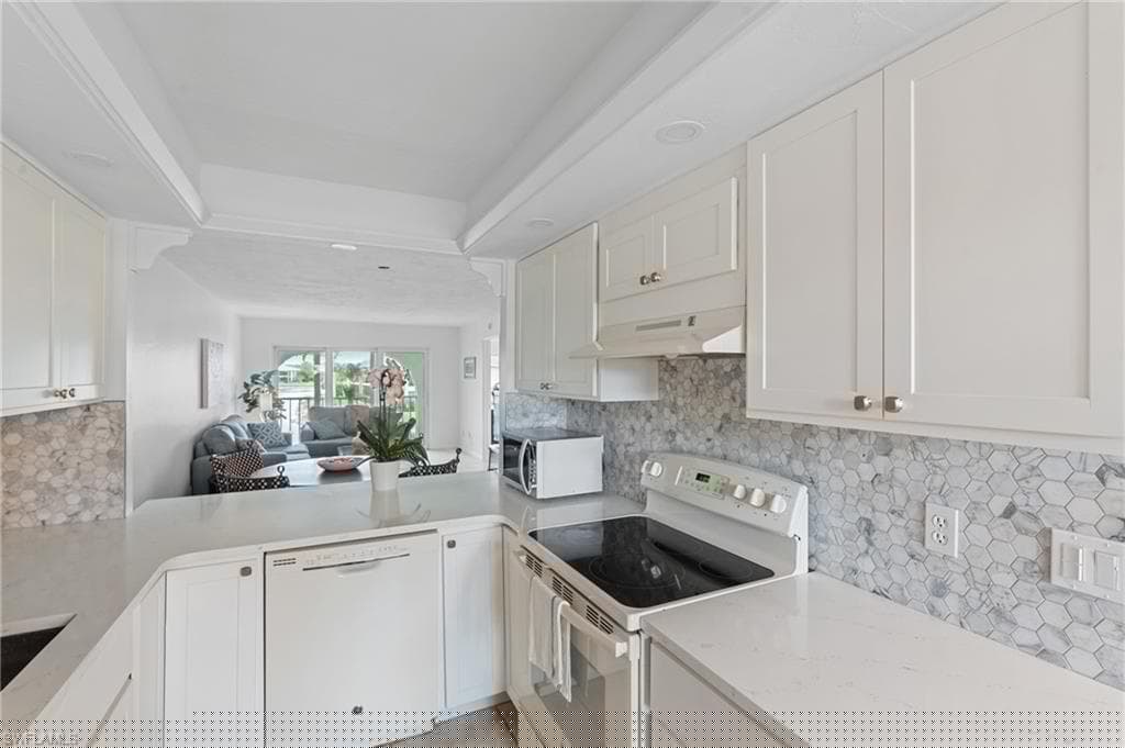 354 Charlemagne Blvd E204, Naples, FL 34112-10