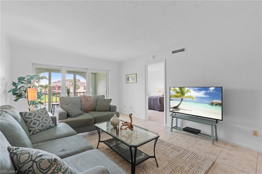 354 Charlemagne Blvd E204, Naples, FL 34112-5